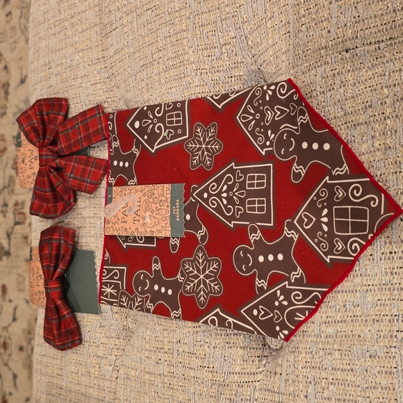 PAW & TAIL RED & BROWN GINGERBREAD MAN PET BANDANA, PLAID BOW TIE, BOW BUNDLE - Picture 2 of 14